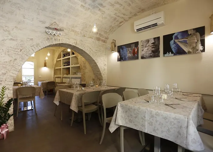 Il Maramaldo Bed&breakfast-restaurant * 拉亚蒂科